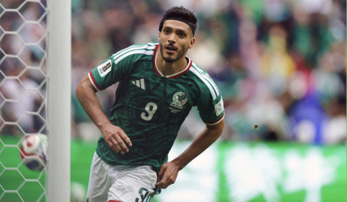 Mexic – Africa de Sud 2-0: gazdele deschid Mondialul cu o victorie și trei roșii